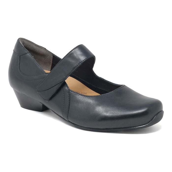 Womens Ziera Cassidy in Black