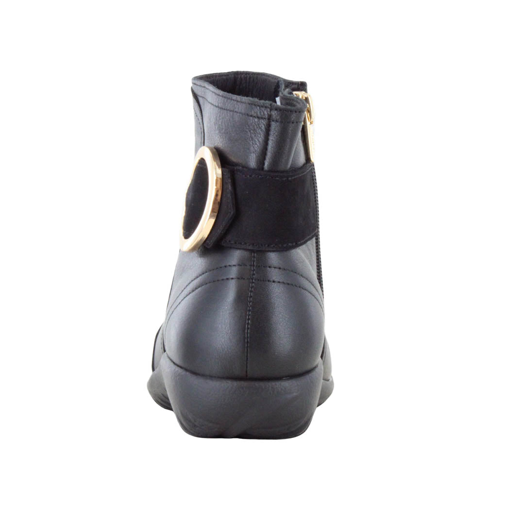 Naot Oamaru Black