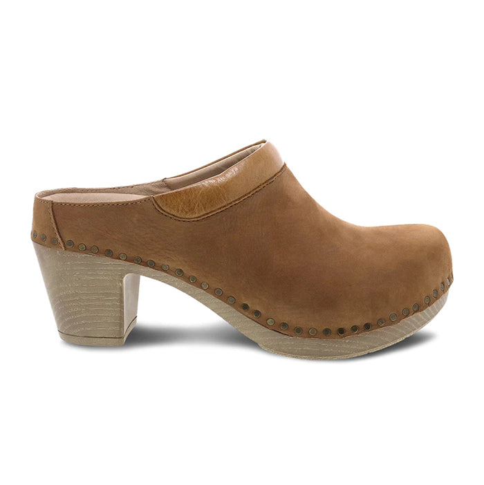【極美品】箱付きDansko ベージュ スエード クロッグ　24〜24.5㎝ Dansko-Sammy-Tan – Lucky Shoes