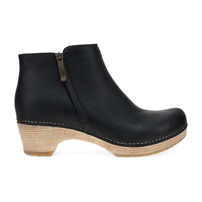 【美品】dansko ブラック　サイズ35（22.5〜23cm） Lightweight Shoes | Free Ground Shipping – Dansko