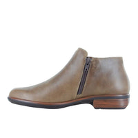 Naot Helm Truffle Brown