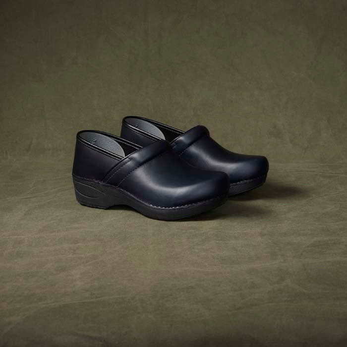 Womens Dansko Pro XP 2.0 in Navy