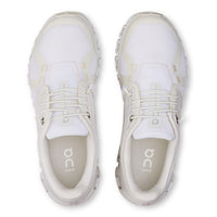 Womens On Running Cloud 6 Wide in White/White