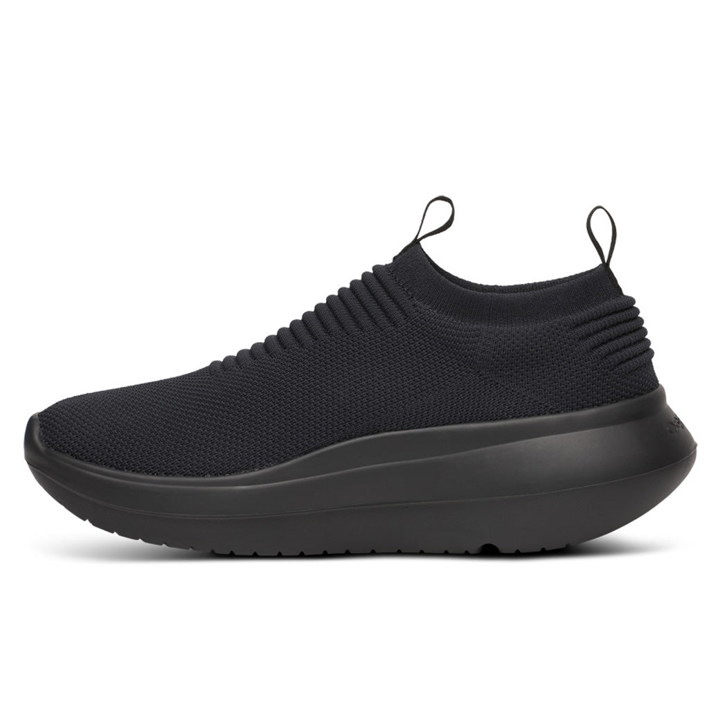 Mens Oofos OOmy Zen in Black – Lucky Shoes