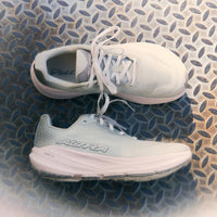 Womens Altra Experience Flow 3 in Tan