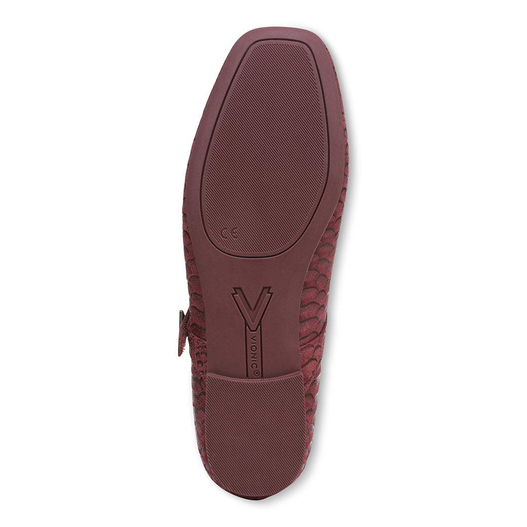 Womens Vionic Alameda Croc in Cherry Jubilee – Lucky Shoes