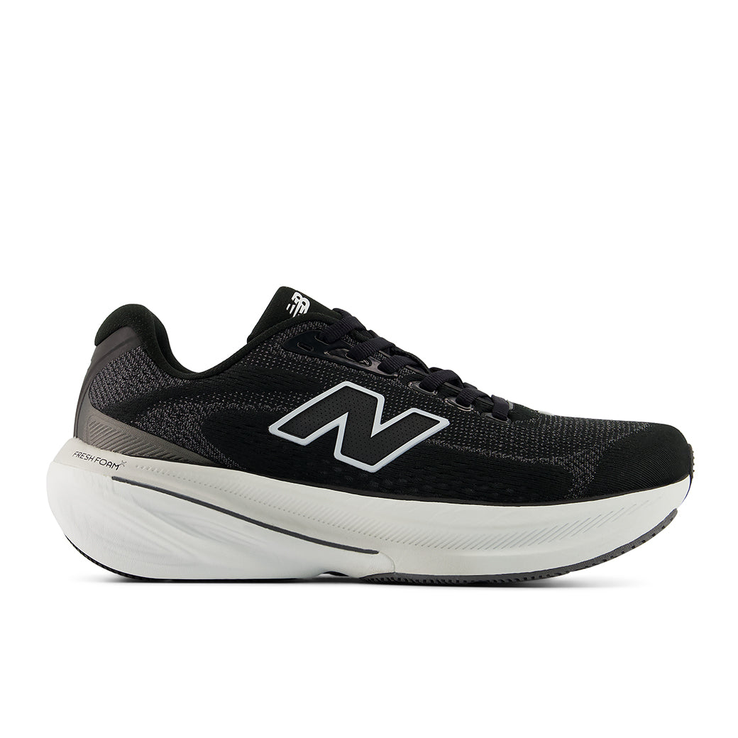 Womens New Balance Fresh Foam X 860v15 in Black/White
