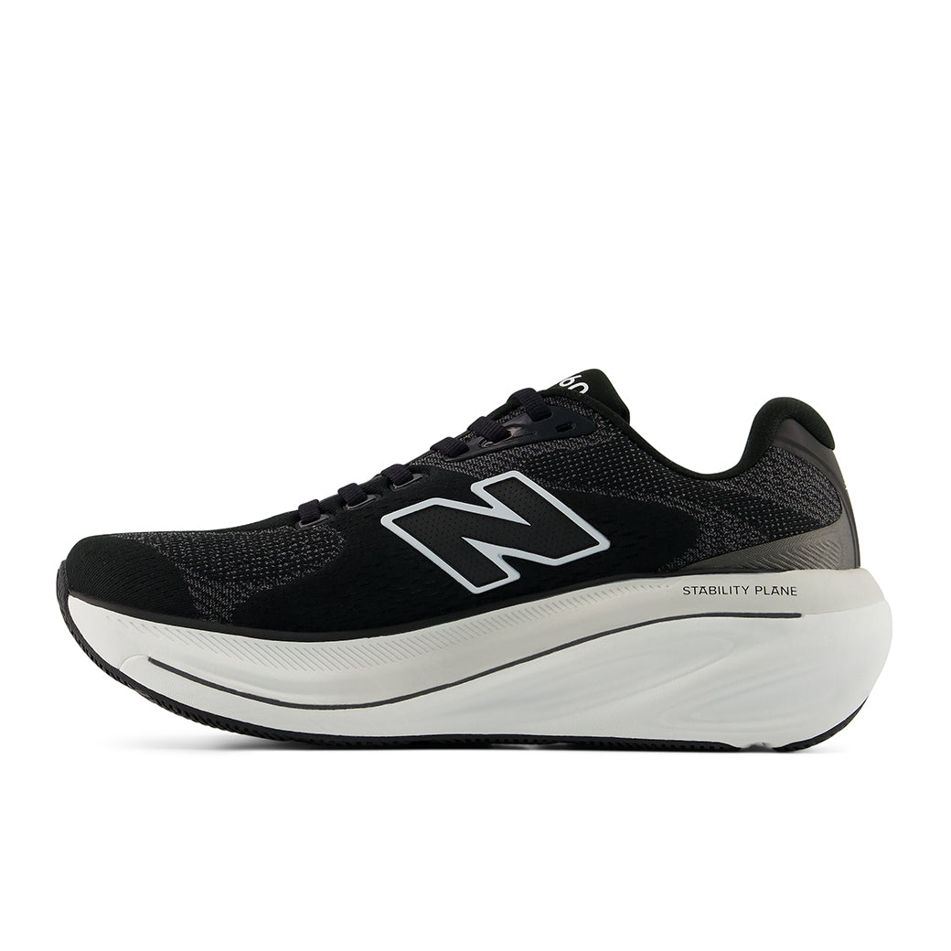 Womens New Balance Fresh Foam X 860v15 in Black/White