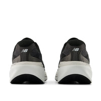 Womens New Balance Fresh Foam X 860v15 in Black/White