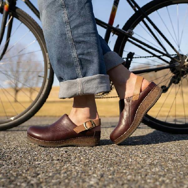 Womens Dansko Merrin in Cordovan