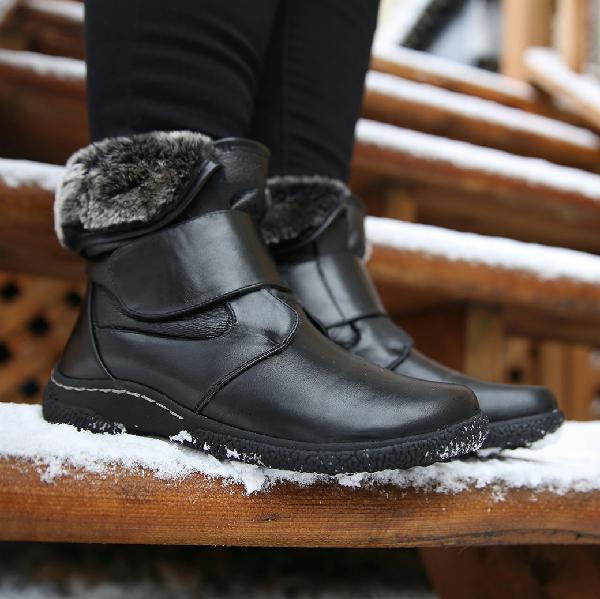 Womens Wanderlust Gill 2 in Black