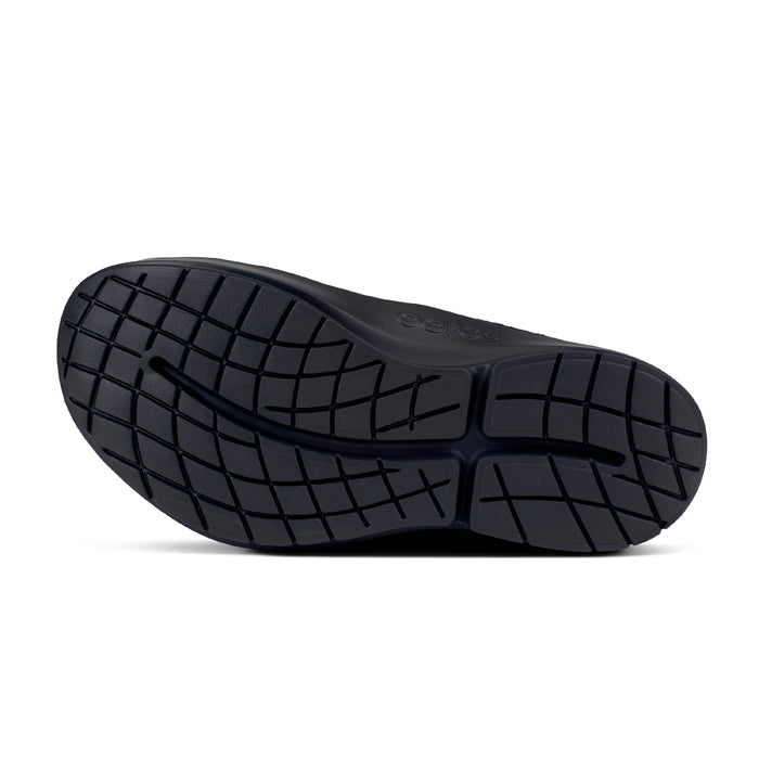 Men's Oofos Oocoozie Mule in Black | Lucky Shoes